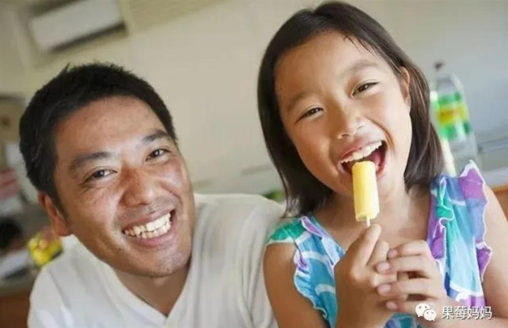 Hầu hết những thiếu sót của con gái đều đến từ bố? Ảnh hưởng của bố đến con gái, mẹ không bao giờ thay thế được?-2