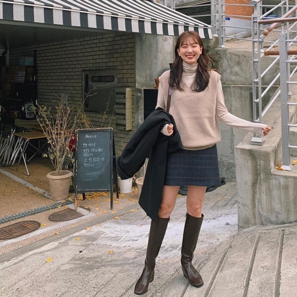 Màu trà sữa đang hot, bắt trend ngay với 10 set đồ đơn giản để mặc đẹp không trượt phát nào-7