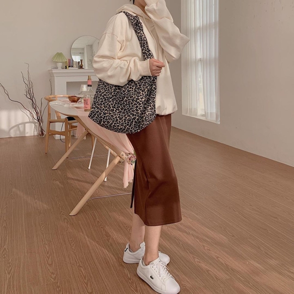 Màu trà sữa đang hot, bắt trend ngay với 10 set đồ đơn giản để mặc đẹp không trượt phát nào-9