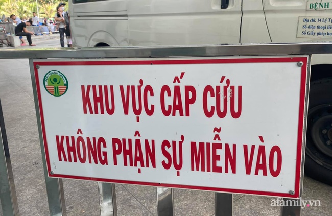 Đau xót lời kể bà ngoại bé gái 3 tuổi nghi bị mẹ đẻ bạo hành chấn thương sọ não: Bị đánh vì để phân dính vào dép?-3