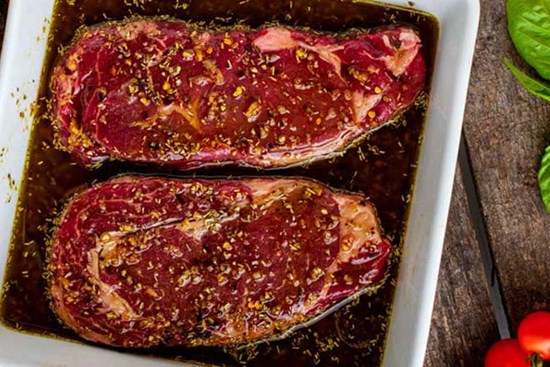 Tuyệt chiêu ướp thịt mềm ngon tuyệt hảo hóa ra lại dễ như ăn kẹo!