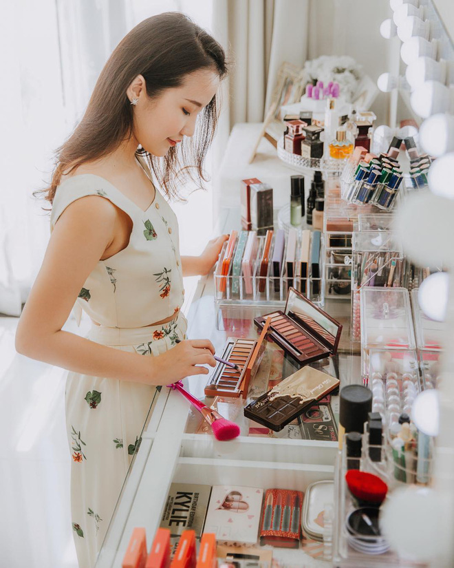 Tiểu thư Primmy Trương: Là bánh bèo chính gốc, đồ hiệu bạt ngàn, chưa kể đến tủ makeup nhìn mà mê đắm-11