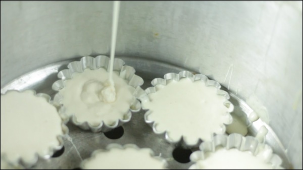 Trở về tuổi thơ với món bánh bò siêu ngon, công thức cực đơn giản chị em nào cũng có thể làm-9