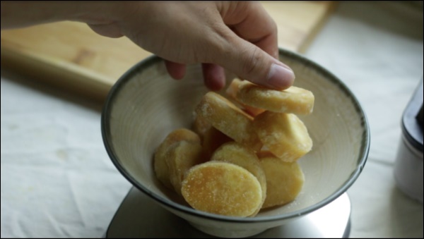 Trở về tuổi thơ với món bánh bò siêu ngon, công thức cực đơn giản chị em nào cũng có thể làm-1