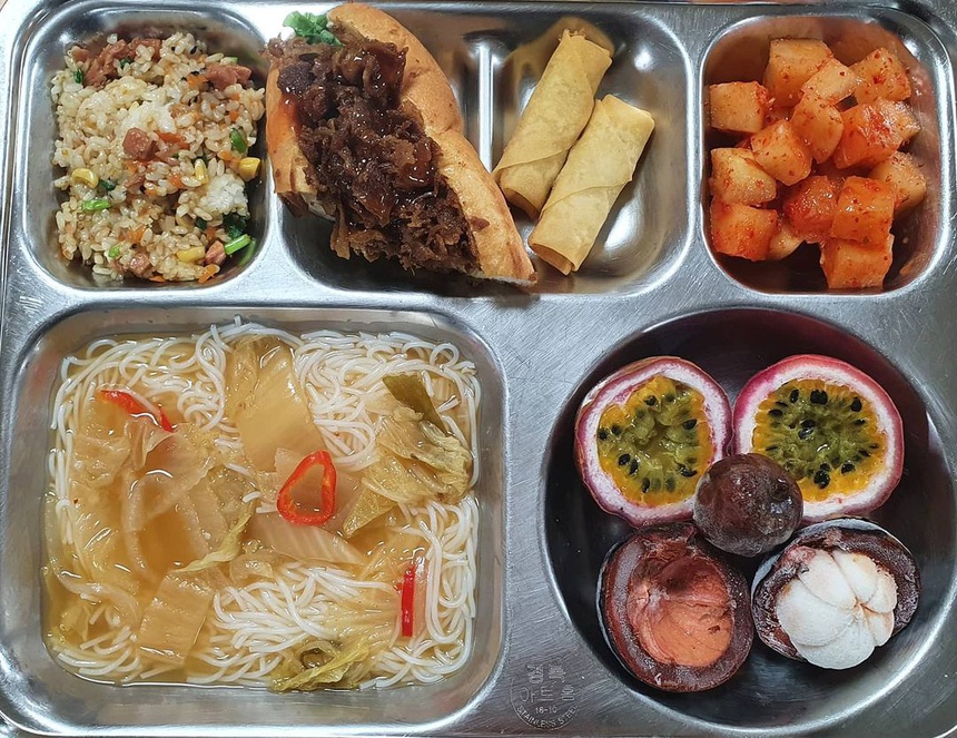 Bữa trưa tại căng tin trường cấp 3 ở Hàn Quốc có gì?-3