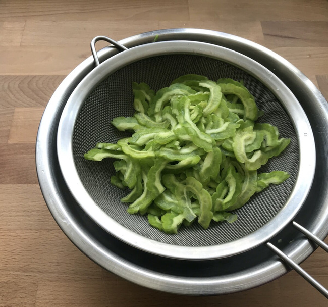 Món trứng chiên quen thuộc ngon bổ hơn vạn lần chỉ cần thêm nguyên liệu cực quen thuộc này-2