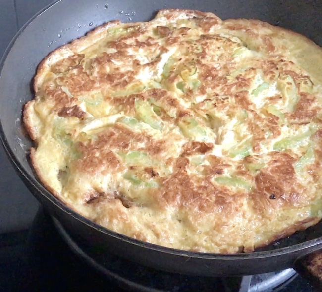 Món trứng chiên quen thuộc ngon bổ hơn vạn lần chỉ cần thêm nguyên liệu cực quen thuộc này-7