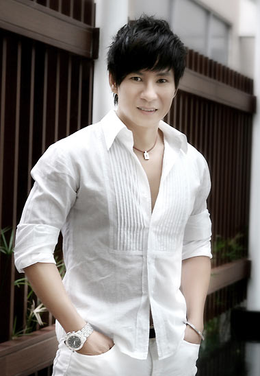 Lý Hải: Người đó nhìn tôi bàng hoàng, quăng ngay đài cát xét, đu lên ô tô của tôi-4