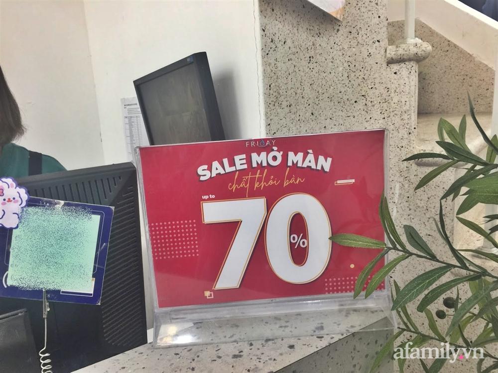 Hà Nội: Phố thời trang rợp biển giảm giá 80% trước ngày mua sắm Black Friday-11