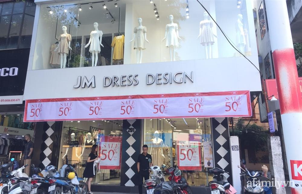 Hà Nội: Phố thời trang rợp biển giảm giá 80% trước ngày mua sắm Black Friday-14