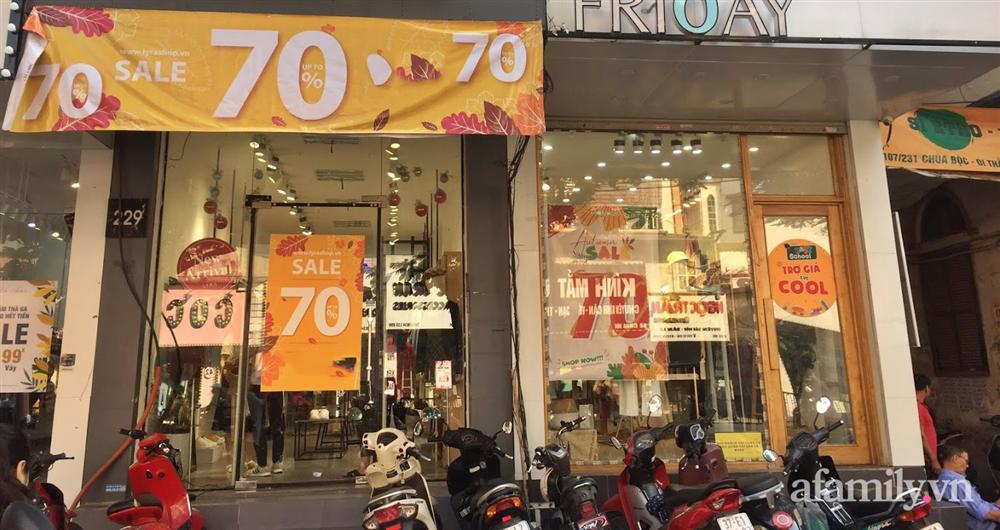 Hà Nội: Phố thời trang rợp biển giảm giá 80% trước ngày mua sắm Black Friday-9