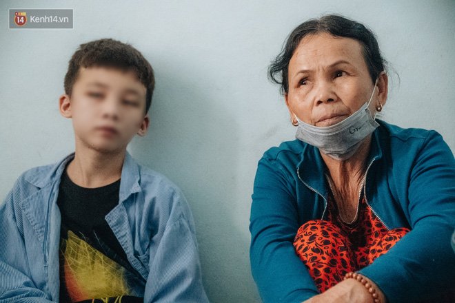 Người thân xót xa khi gặp lại cậu bé 15 tuổi bị chủ quán bánh xèo bạo hành, hy vọng cháu sớm về quê tiếp tục việc học-12