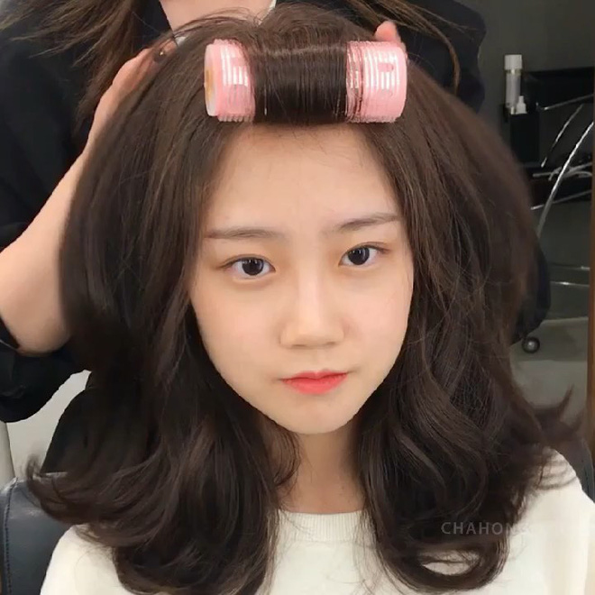 Để tóc xoăn rất dễ dừ đi vài tuổi, muốn trẻ trung thì chị em cần ghim ngay bí kíp từ chuyên gia-1