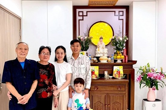 'Xuân tóc đỏ' Việt Bắc tậu nhà mới sau nhiều năm miệt mài đi diễn