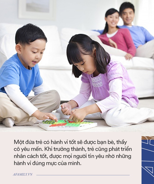 Cho 2 con ngồi bệt ở góc đường ăn sáng, ông bố không ngờ mình bị chụp ảnh, nhận lời khen tới tấp vì 1 hành động nhỏ của đám trẻ-4