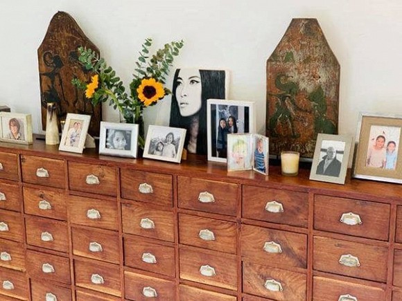 Thu Minh thăm nhà cổ 80 năm tuổi của cựu siêu mẫu Bằng Lăng ở Singapore-9