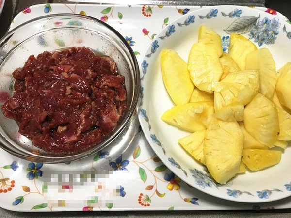 Bò xào dứa thơm mềm, ăn tốn cơm, cả người già trẻ nhỏ đều thích-6