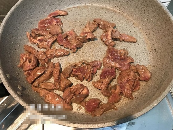 Bò xào dứa thơm mềm, ăn tốn cơm, cả người già trẻ nhỏ đều thích-7