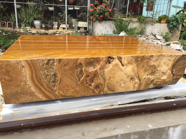 Sập bằng đá quý vàng óng, nặng tới 7 tấn, đại gia Hà Nội hét hơn tỷ đồng-1