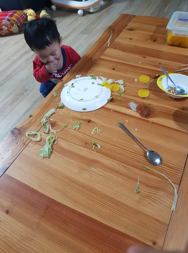 Có con vui lắm, nó không nghịch tí nào đâu - câu nói hài hước của các mẹ và chùm ảnh trái ngược khiến hội bỉm sữa đồng cảm sâu sắc-9