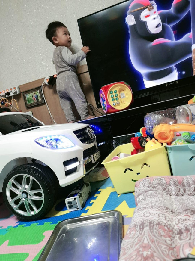 Có con vui lắm, nó không nghịch tí nào đâu - câu nói hài hước của các mẹ và chùm ảnh trái ngược khiến hội bỉm sữa đồng cảm sâu sắc-11