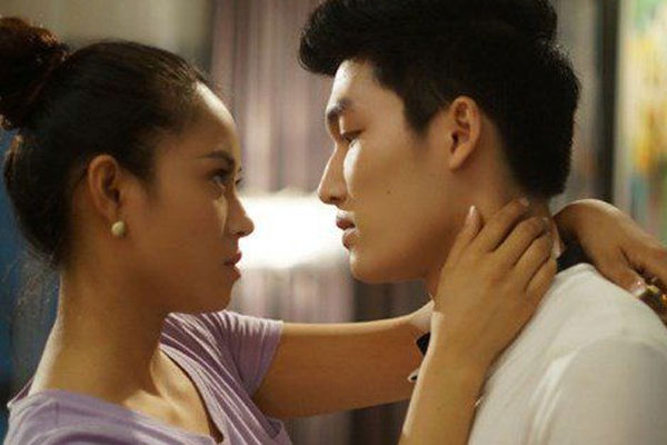 Đêm tân hôn, tôi kinh hãi hét lạc giọng khi bắt gặp một đôi mắt bên dưới gầm giường-2