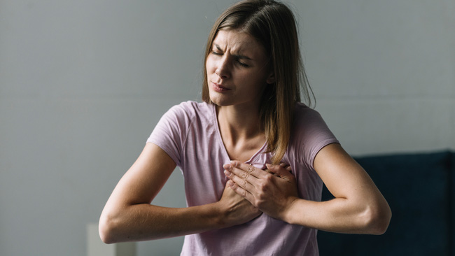 Một tháng trước cơn đau tim, cơ thể sẽ cảnh báo sớm 8 dấu hiệu dễ nhầm lẫn bạn không được bỏ qua-4
