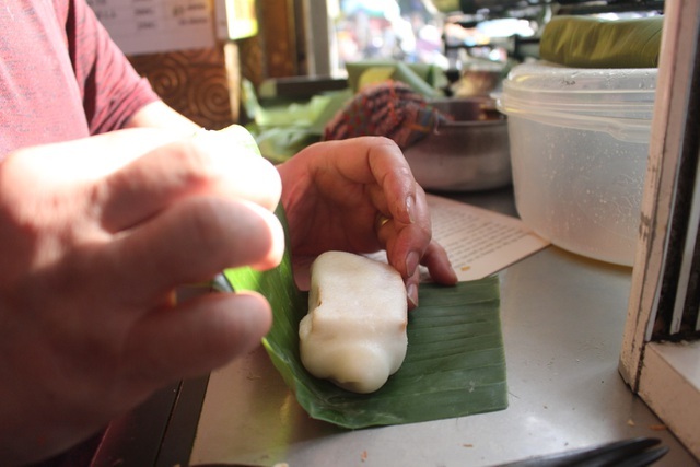 Báu vật giúp hàng giò chả nức tiếng phố cổ Hà Nội đông khách suốt 40 năm-14