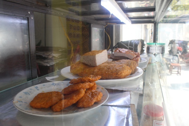 Báu vật giúp hàng giò chả nức tiếng phố cổ Hà Nội đông khách suốt 40 năm-11