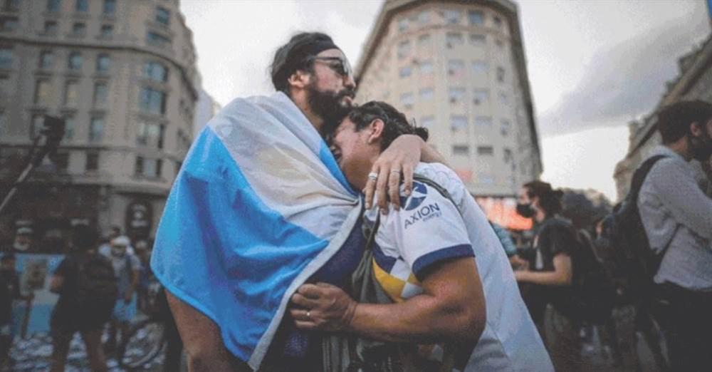 Mong muốn cuối của Maradona khiến người Argentina òa khóc-4