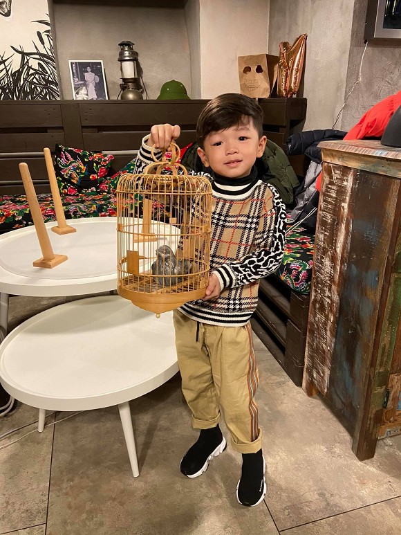 Đăng ảnh chuẩn bị đồ cho con sắp chào đời, Mạc Hồng Quân vô tình hé lộ không gian sống tại Séc-7