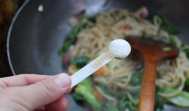 Đừng làm 3 việc này khi nấu ăn cho gia đình kẻo hàng loạt bệnh đáng sợ tìm đến lúc nào không hay-4