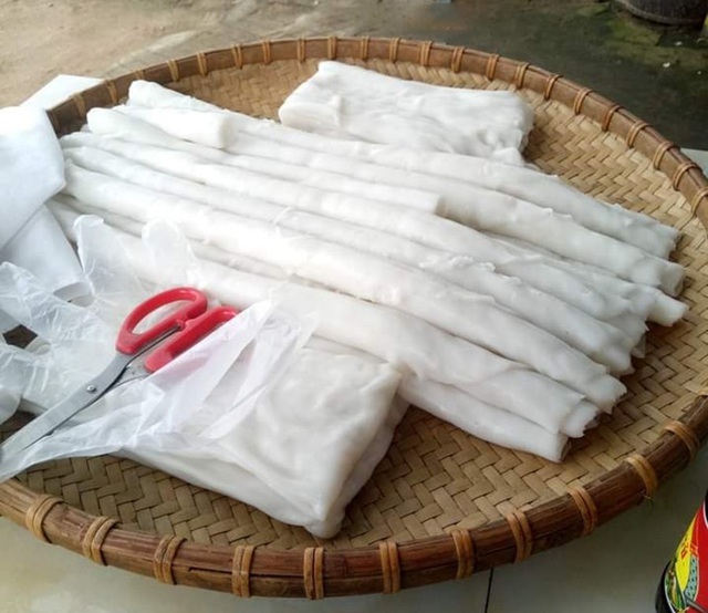 Độc lạ đặc sản bánh gật gù, thực khách ăn theo cân ở Quảng Ninh-1