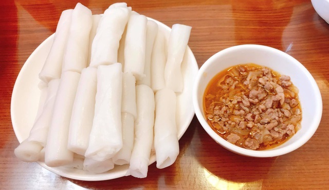 Độc lạ đặc sản bánh gật gù, thực khách ăn theo cân ở Quảng Ninh-2
