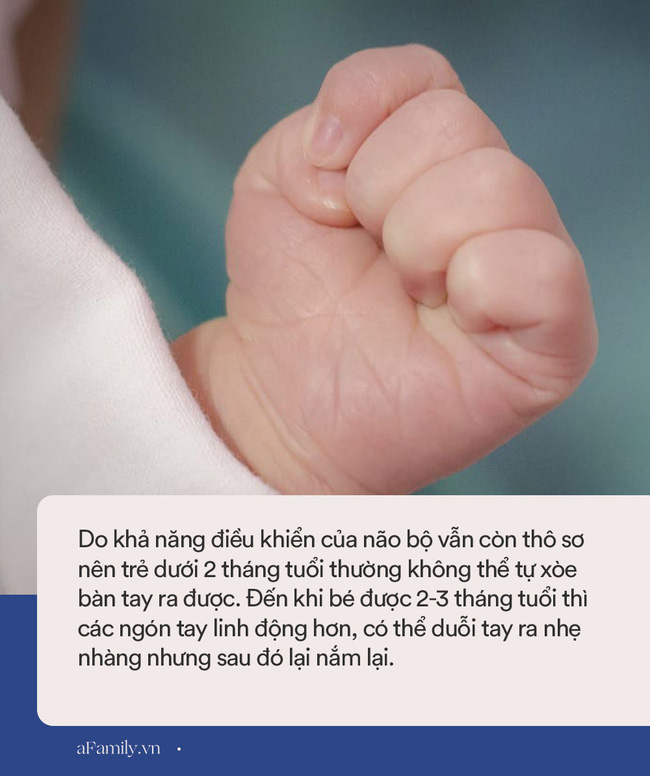 Á hậu Thúy Vân khoe ảnh con trai có hành động lạ khiến mọi người thích thú, đa số trẻ sơ sinh không làm được-3