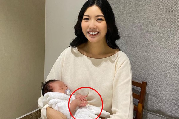 Nhìn nhan sắc con gái mới sinh, ông bố biểu cảm như thể muốn trả về nơi sản xuất-4