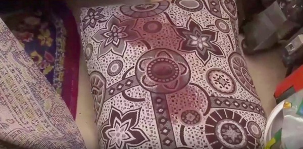 Nghe tiếng hét vọng ra từ nhà người phụ nữ mới sinh con, hàng xóm vội chạy sang rồi chứng kiến cảnh tượng khiến họ phải thốt lên: Quái vật-6