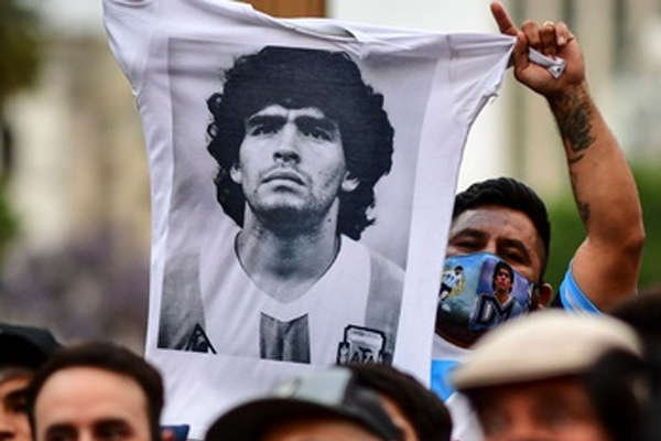 Huyền thoại Diego Maradona ra đi để lại 11 người con, kết quả của cuộc đời hào hoa và cuộc chiến tranh quyền thừa kế chưa có hồi kết-9