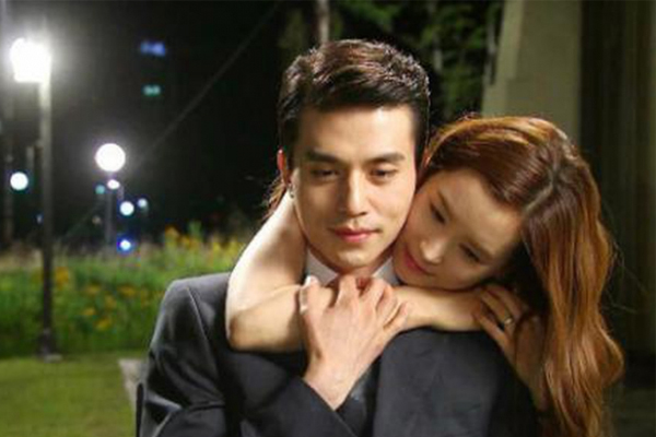 Nghe tiếng chuông cửa, tôi ra mở thì sửng sốt khi thấy mẹ òa khóc rồi nói một câu kinh thiên động địa-2