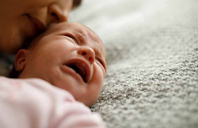Trẻ bị ho muốn dùng mật ong để chữa bệnh: Chuyên gia cảnh báo những trẻ tuyệt đối không được áp dụng-3