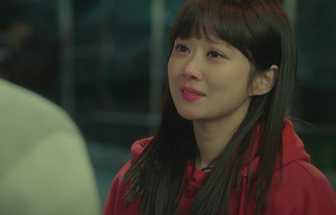 Về quê giỗ mẹ, vừa nhìn thấy nải chuối trên bàn thờ, em dâu tối sầm mặt bỏ đi còn chồng em thì đứng ngồi không yên-2