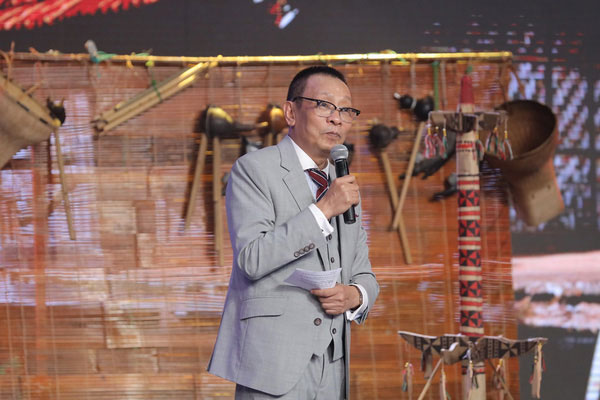 MC Lại Văn Sâm: Tôi làm chủ hôn cho 5 đám cưới thì 3 cặp ly hôn-5