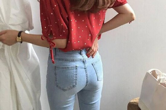 Tôi thích bạn gái gầy, nhưng khi đưa về ra mắt, mẹ tôi lắc đầu nói: 