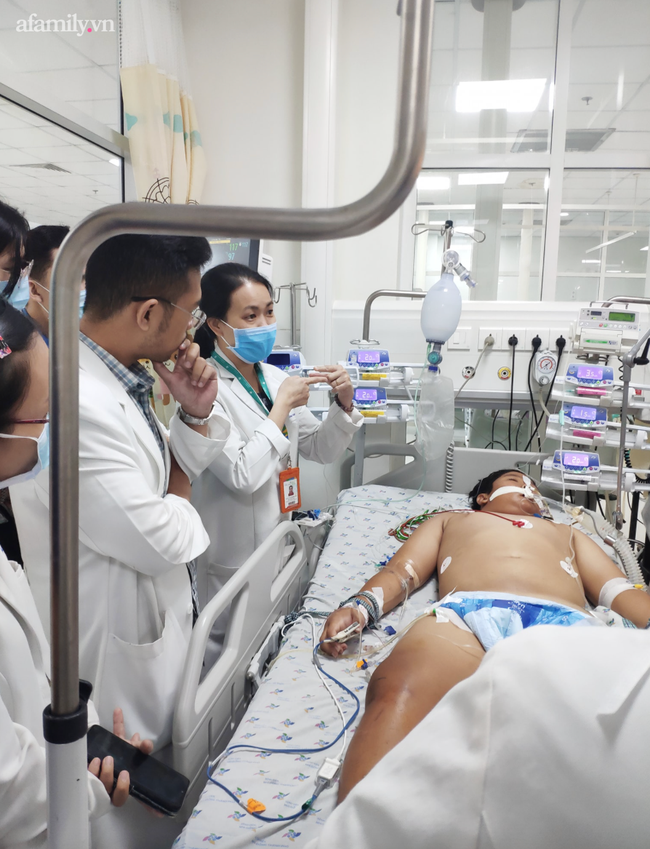 Bé trai 14 tuổi ở Kiên Giang nhiễm khuẩn bí ẩn, tính mạng nguy kịch sau khi vô tình vấp té trên sà lan-1