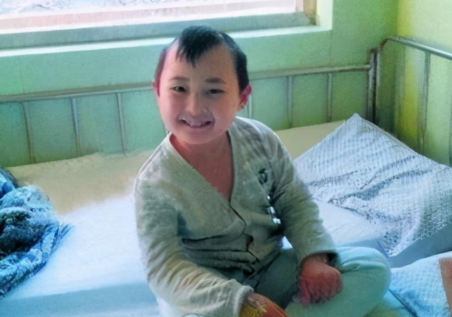 Đứa bé trong tranh Tết kiếm tiền nuôi cả gia đình rồi đột ngột qua đời, tất cả chỉ vì một câu nói của mẹ ruột-8