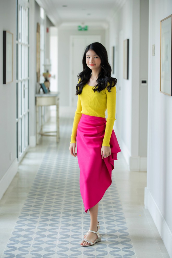 Bình rượu mơ của sao Việt: Mới 15 tuổi đã cao tới 1m70, dáng chuẩn hoa hậu tương lai nhưng bất ngờ nhất là phong cách thời trang-7