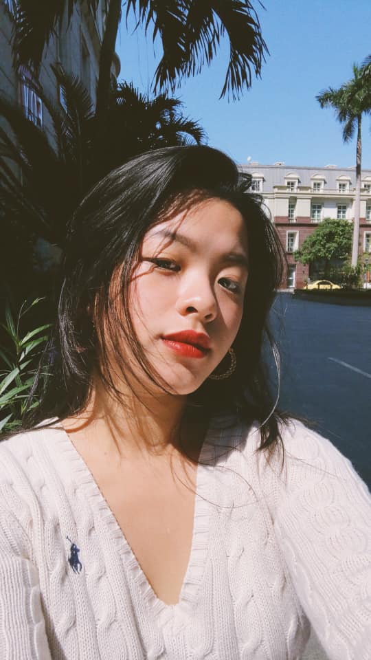 Bình rượu mơ của sao Việt: Mới 15 tuổi đã cao tới 1m70, dáng chuẩn hoa hậu tương lai nhưng bất ngờ nhất là phong cách thời trang-24