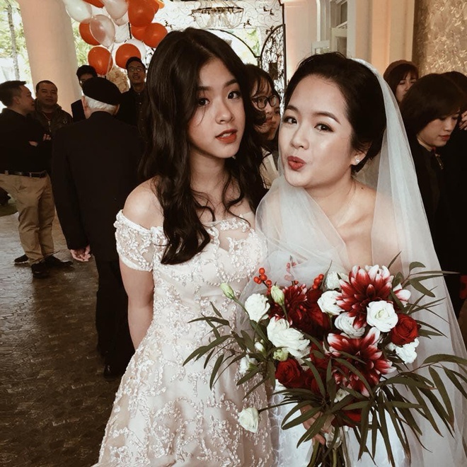 Bình rượu mơ của sao Việt: Mới 15 tuổi đã cao tới 1m70, dáng chuẩn hoa hậu tương lai nhưng bất ngờ nhất là phong cách thời trang-21