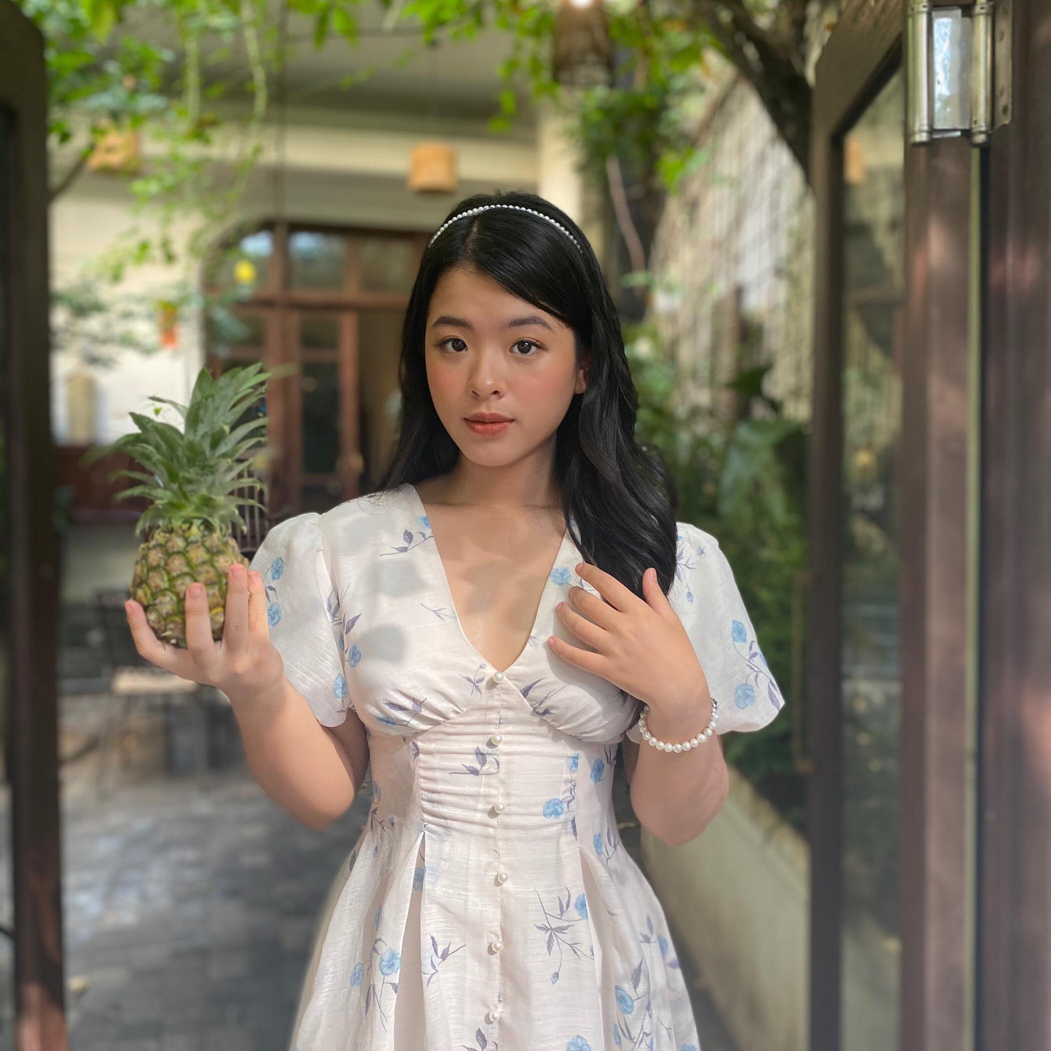 Bình rượu mơ của sao Việt: Mới 15 tuổi đã cao tới 1m70, dáng chuẩn hoa hậu tương lai nhưng bất ngờ nhất là phong cách thời trang-20