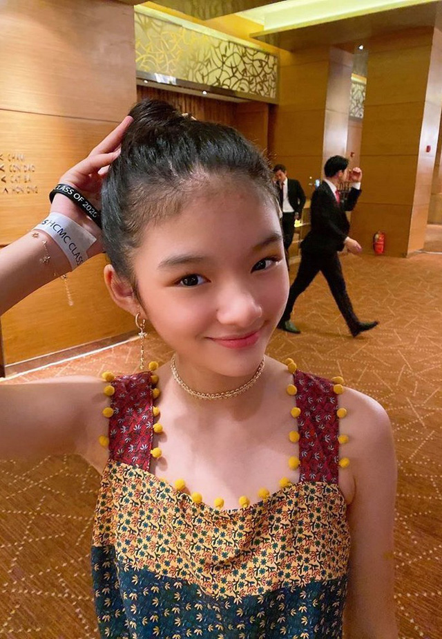 Bình rượu mơ của sao Việt: Mới 15 tuổi đã cao tới 1m70, dáng chuẩn hoa hậu tương lai nhưng bất ngờ nhất là phong cách thời trang-1